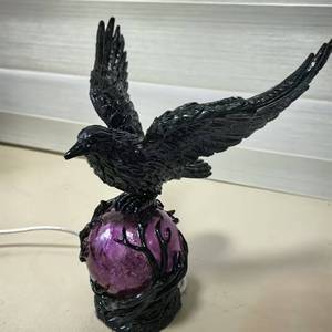 Lampe de table gothique en résine, corbeau sculpté abstrait, veilleuse décorative USB pour chambre, bureau, décoration intérieure, cadeau - Product Image 6