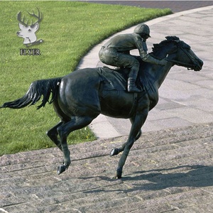 Scultura Urbana Maestosa di Cavallo Equestre con Cavaliere in Bronzo Fuso - Product Image 6