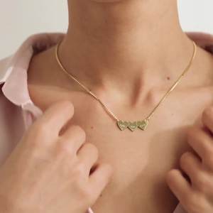 Collana Hainon tre cuori con nome collegato in acciaio inox ciondolo con <span class=keywords><strong>parole</strong></span> incise per la festa della mamma collana - Product Image 3