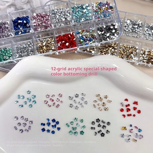 Venta al por mayor: Nuevo adorno de uñas DIY de 12 ranuras con diamantes de colores y base plana, estilo mini champán - Product Image 3