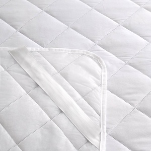 Bán chạy nhất và mềm 3-Lớp không thấm nước trắng bông bông được trang bị tấm với <span class=keywords><strong>4</strong></span> ban nhạc đàn hồi ở góc - Product Image 4