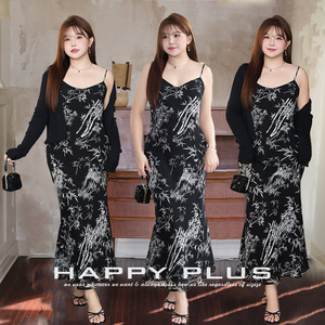 แฮปปี้ พลัส ชุดเดรสผ้าชีฟองคอวีทรงเข้ารูปเอวทรงหางปลา N8978 ชุดเดรสผู้หญิงสไตล์จีนหรูหราขนาดพลัสไซส์ - Product Image 5