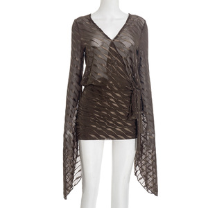 Nuovi Arrivi Autunnali per Donna: Abiti Monocolore con Maniche a Campana Incrociate in Rete Ondulata, Maniche Lunghe e Schiena Scoperta, Moda - Product Image 5