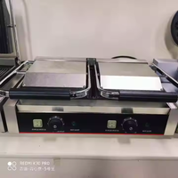 Grill Panini Professionnel Double Face à Induction de Haute Qualité pour la Vente en Usine – Presse à Sandwich et Plaque de Cuisson Intégrée