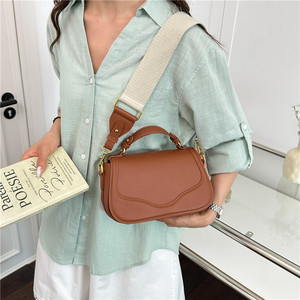 Sacs à dos pour femmes en gros – Sacs à main en cuir PU de haute qualité pour femmes, petits sacs à bandoulière, sacs fourre-tout <span class=keywords><strong>avec</strong></span> <span class=keywords><strong>large</strong></span> <span class=keywords><strong>sangle</strong></span> - Product Image 2