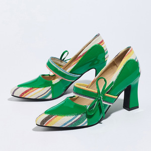 Scarpe da Festa Xuanhui con Tacco a Blocco 7,5 cm, Punta a Spillo, Stile Mary Jane, Motivo Intrecciato Etnico, Verdi a Righe Colorate - Product Image 3