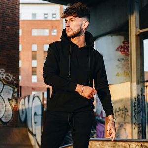 Sweat-shirt à capuche brodé noir pour homme, pull à manches longues, streetwear décontracté - Product Image 1