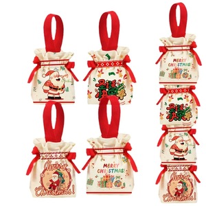 กระเป๋าผ้าฝ้ายลายคริสต์มาส ราคาโรงงานขายส่งยอดนิยม มีหลายขนาดให้เลือก ปิดด้วยเชือกสะพายไหล่ สามารถปรับแต่งได้ เหมาะสำหรับใส่ของขวัญ - Product Image 5