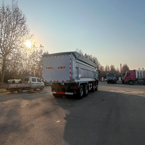 Camion benne SINOTRUK HOWO TX 8x4 haute puissance pour le transport de minerai de cobalt au Congo sur chantier et tout-terrain - Product Image 6
