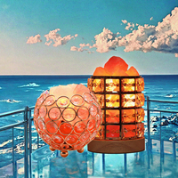 Lampe en sel rose de l'Himalaya pakistanais sculptée à la main, artisanat naturel pour la décoration nautique et romantique de la maison pour Noël