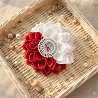 Dainty Delta Fortitude wanita simbol Aksesori dihiasi merah dan putih Corsage Pin buatan tangan pernyataan DST Soror bunga bros