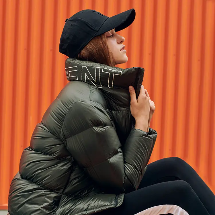 최고 품질 패션 여성 표준 인쇄 니트 사용자 정의 OEM ODM 퍼프 다운 재킷 겨울 90 높은 칼라 거위 다운 재킷