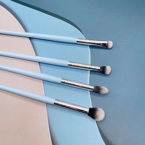 Pinceau éventail double-embout à manche en bois, spatule pour anticernes, pinceau de maquillage pour le visage pour la poudre, avec virole en aluminium - Product Image 3
