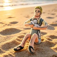 Poupée en peluche humanoïde personnalisée, corps entier en tissu imprimé, membres flexibles, articles de présentation de bureau pour importateurs de jouets OEM ODM