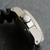 Montre de plongée unique en titane pour homme, boîtier étanche, bracelet en caoutchouc, automatique, design de logo personnalisé, montre-bracelet pour homme