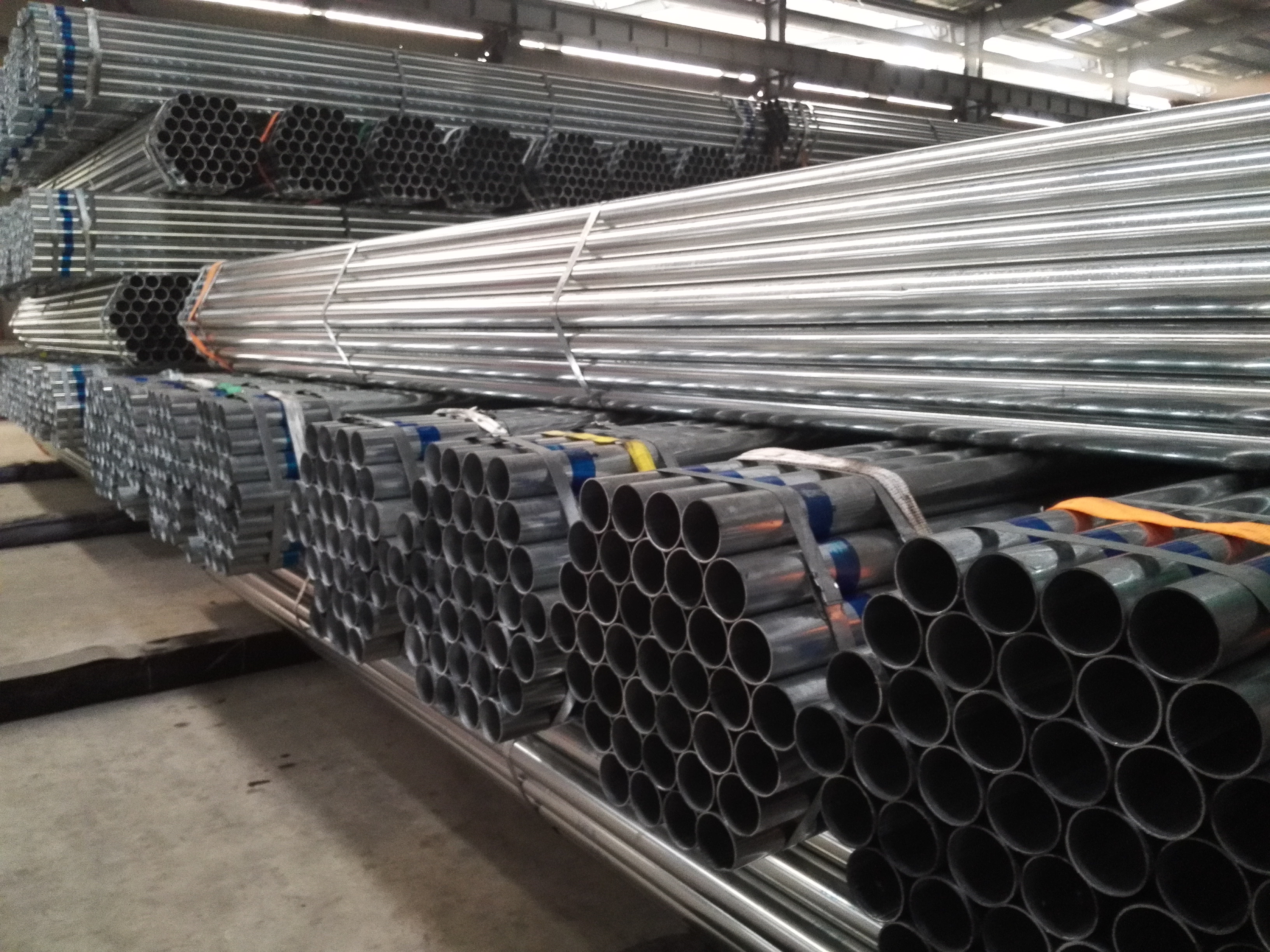 批发钢管黑色钢管热轧碳钢管金属管铁管 - buy iron pipe,hot rolled