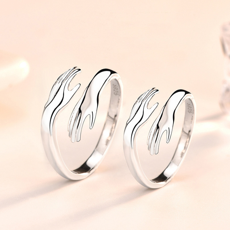 Abrazar el anillo femenino