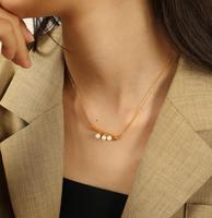 Collier pendentif minimaliste en acier inoxydable plaqué or 18 carats, anti-ternissement, avec chaîne à maillons imitation perles, idéal pour les soirées