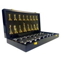 Vente en gros de boîtes d'échecs en bois de luxe écologiques faites à la main, pliables, 16,5 pouces, finition brillante, noir et blanc, jeu d'échecs pour enfants