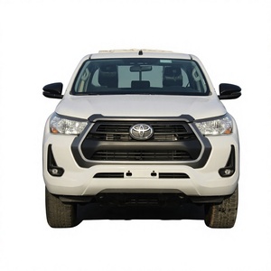 Toyota Hilux Pick-up d'occasion blanche, vue avant, véhicule utilitaire pour l'exportation - Product Image 1