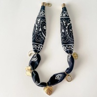 Colliers personnalisés en tissu avec breloques, chaînes de téléphone, écharpes, bandeaux pour cheveux en forme de papillon et de cœur pour femmes