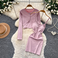 Ensemble 2 pièces pour femme : Cardigan en maille ajusté et robe moulante pour l'automne – Tenue de bureau élégante