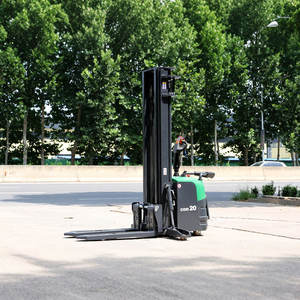 5 मीटर हाई लिफ्ट इलेक्ट्रिक स्टेकर 2 टन-स आईएसओ प्रमाणित बैटरी संचालित स्टेकर CDD-20 मॉडल पॉलीयूरेथेन टायर औद्योगिक ग्रेड - Product Image 2