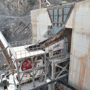 100-150 Tph Steinbruch-Brechanlage für Gesteinsaggregat, Granit, Kalkstein, Basalt, Ballast, Kies, Gestein mit AC-Motor und Getriebe - Product Image 1