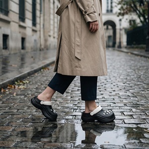 รองเท้าส้นสูงแฟชั่นฤดูร้อนสำหรับผู้หญิง ประดับคริสตัล ดีไซน์รูระบายอากาศ สีมาการองน่ารัก ใช้ได้ทั้งในบ้านและนอกบ้าน สูง 5 ซม. - Product Image 5