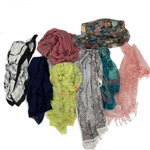 เสื้อผ้า<span class=keywords><strong>มือ</strong></span><span class=keywords><strong>สอง</strong></span>ขายส่ง เสื้อผ้าใช้แล้วในเบล ผ้าไหม ผ้าฝ้าย ผ้าขนสัตว์ <span class=keywords><strong>ผ้าพันคอ</strong></span> คุณภาพดี ขายส่งจำนวนมาก - Product Image 3