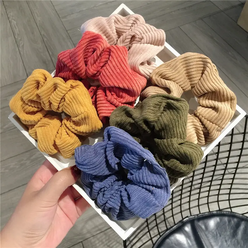 सुंदर महिलाओं के लिए scrunchies बाल ठोस कॉरडरॉय मखमल scrunchies सर्दियों लोचदार बाल संबंधों