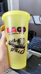 Vaso de Plástico Reutilizable de Pared Simple con Brillo de 24oz, con Tapa y Popote, para Café Helado, Recuerdos de Fiesta, Venta al por Mayor Personalizable - Product Image 5