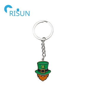Llavero de Metal Personalizado con Diseño Irlandés de Duende, para el Día de San Patricio, con Trébol de la Suerte, Hoja Verde y Sombrero de Duende - Product Image 2