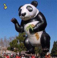 Énorme ballon gonflable de panda pour défilé