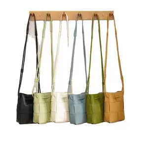 The new Korean version of woven mobile phone bag fashion trend diagonal vertical mobile phone bag female