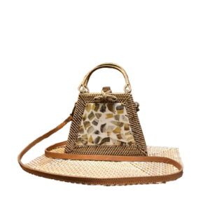 Gandek Sasak จากอินโดนีเซียผสมผสานเนื้อธรรมชาติกับสายหนังสไตล์ชนเผ่าทำให้ถือได้อย่างสะดวกสบาย - Product Image 2