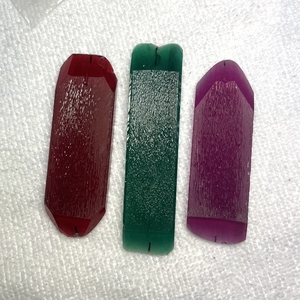 พลอยทับทิมหยาบหยาบหยาบพลอยพลอยสามสีสำหรับปลูกในห้องปฏิบัติการ - Product Image 1