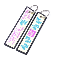 Porte-clés tissé personnalisé en gros, étiquette en tissu, porte-clés avec logo et texte personnalisés, idéal pour souvenir ou cadeau promotionnel