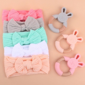 Set regalo di cartone animato per bambini fascia in cotone Silicone legno perline ciuccio catena pietre miliari coniglio dentiere anello Set - Product Image 3