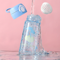 Bouteille d'eau sport tendance rotative multicolore portable écologique avec bouchon à boire directement, poignée et infuseur à thé pour la gym et les voyages