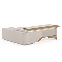 Conception personnalisée Ensemble de mobilier de bureau en forme de L pour patron Table de direction avec petite armoire de rangement