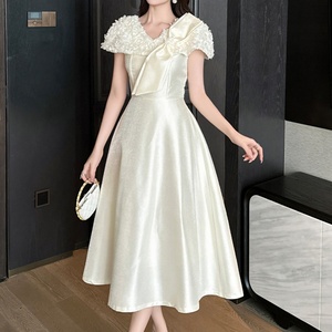 ชุดเดรสทรงเอไลน์ผ้าซาตินแขนสั้นสำหรับงานปาร์ตี้ งานพรอม งานแต่งงาน หรืองานราตรี  แบบคลาสสิก สวยสง่า เหมาะสำหรับเพื่อนเจ้าสาว เป็นมิตรต่อสิ่งแวดล้อม - Product Image 3