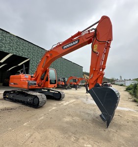 รถขุด Doosan DX22LC DX225 มือสองสภาพ 90% พร้อมเครื่องยนต์ที่ใช้งานได้ดี มีสินค้าในสต็อก รถขุด Develon Doosan DX225LCA สำหรับงานหนัก กำลังลดราคา - Product Image 2