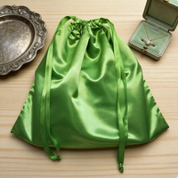 Sac de rangement en satin vert promotionnel, sac de shopping, logo personnalisé imprimé, sac de rangement pour sèche-cheveux, chaussures, kit anti-gueule de bois, sac en satin de soie