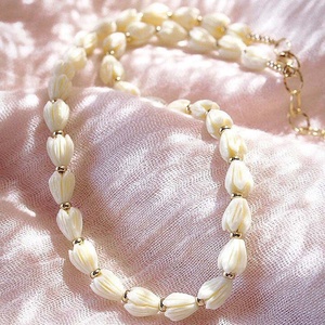 مجوهرات ألها للشاطئ والزفاف والعطلات, قلادة وأقراط من الخرز على شكل صدف من مسحوق المرجان ، مجوهرات هاواي ، مجوهرات ألها للشاطئ ، مناسبة للعطلات وحفلات الزفاف - Product Image 1