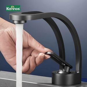 Grifo de Lavabo de Latón con Cuello de Cisne, Acabado Pulido, Diseño Tradicional para Baño, Lavabo, Uso Doméstico y Comercial - Product Image 1