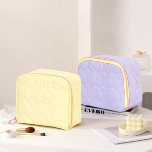 Cute Quilted Heart Jute <b>Makeup</b> <b>Bag</b> <b>Large</b> Capacity Travel Cosmetic Organizer Handle Kawaii Colorful Strap Toiletry Storage Pouch - Product Image 6