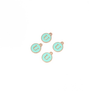 Ciondolo Charm Alfabeto Inglese Bifacciale con Lettera Iniziale, Charm Carino Blu Bifacciale Fai da Te per Creazione Gioielli Braccialetti - Product Image 2