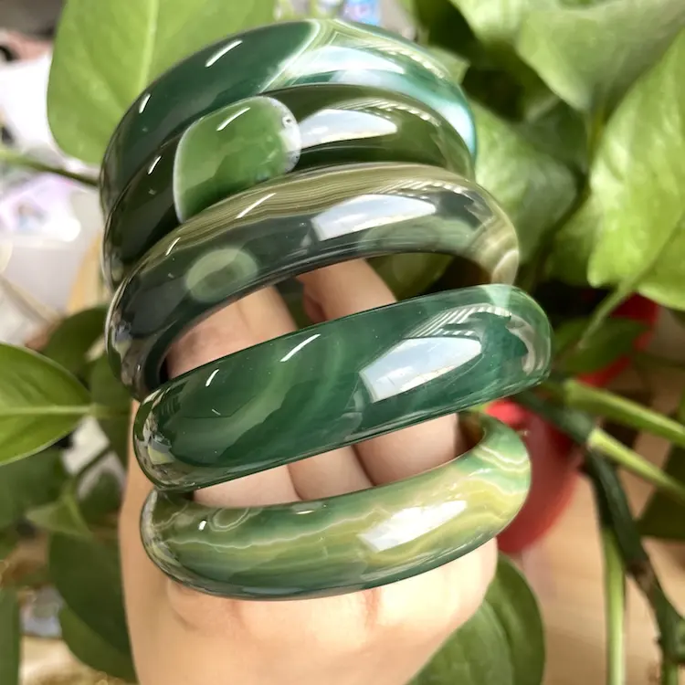 Modeschmuck ins billige Großhandel Schmuck echte grüne natürliche Jade Armreif Armband Frauen