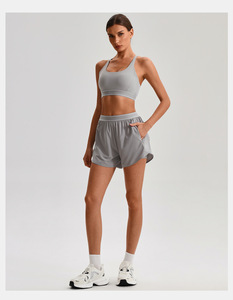 ชุดโยคะ 2 ชิ้น เนื้อผ้านุ่มลื่น ระบายอากาศ แห้งเร็ว ดีไซน์เสื้อชั้นในแบบ Racerback กางเกงขาสั้นเอวสูงมีกระเป๋า เหมาะสำหรับโยคะ วิ่ง และออกกำลังกาย - Product Image 3